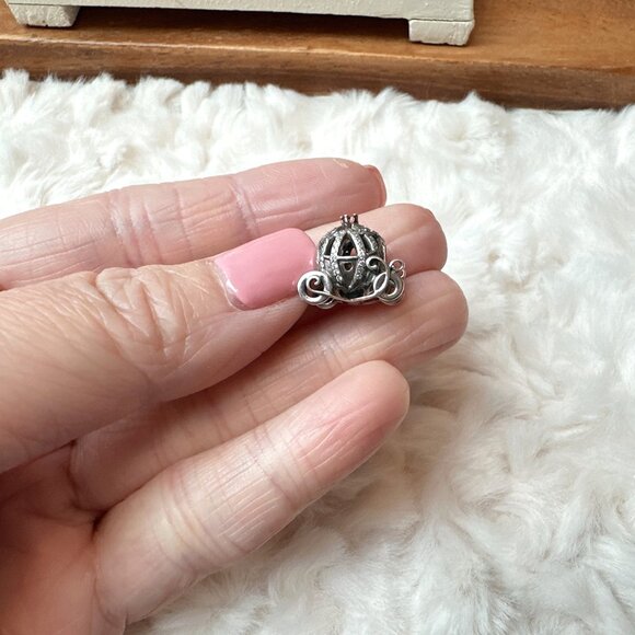 Pandora Disney Cinderella Carriage Charm - Picture 1 of 12